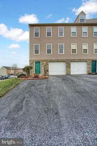 1004 Hearthridge Ln, York, PA 17404-7822