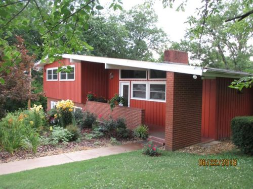 221 Pine St, Pulaski, TN 38478-3529