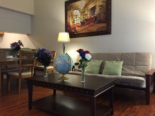 1360 Cabrillo Park Dr, Santa Ana CA  92701-3164 exterior