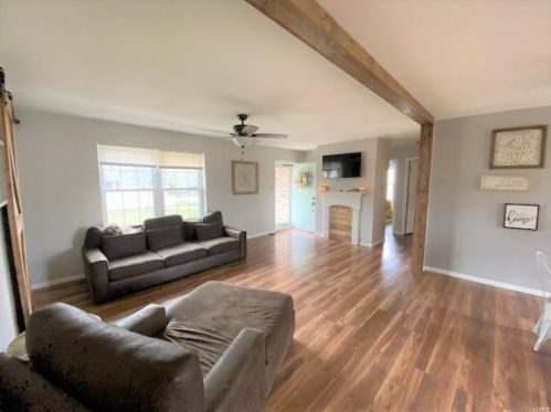 1306 Bitternut Ct, Old Alexandria, MO 63379-3309