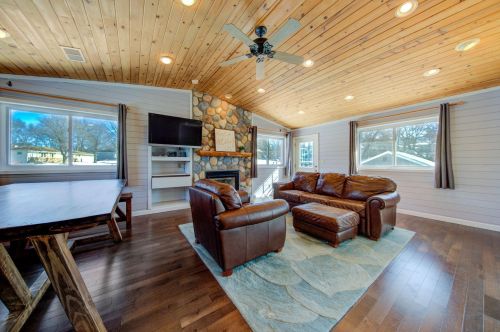 4050 Cinnabar Dr, Saint Paul MN  55122-2917 exterior