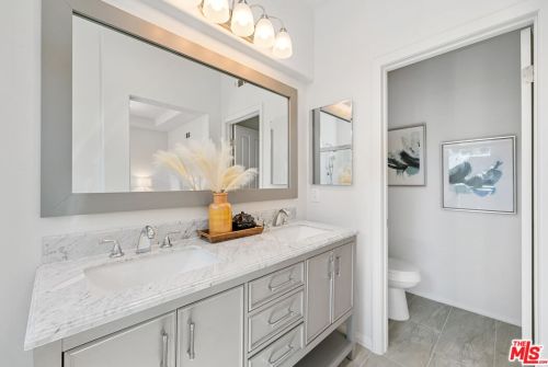 47 Del Carlo, Irvine CA  92606-8824 exterior