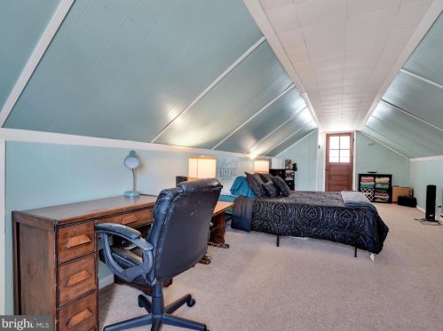 112 Fame Ave, Hanover PA 17331-1585 exterior