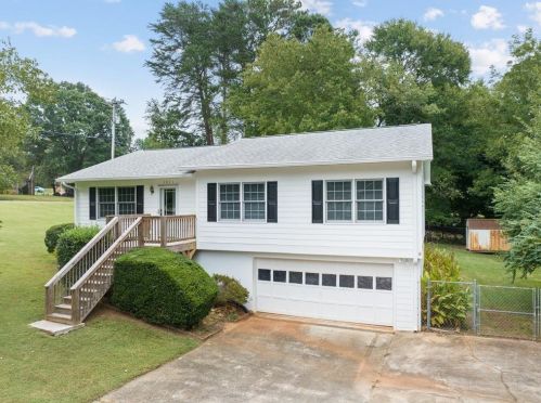 4811 Serene Shores Dr, Gainesville, GA 30504-5213