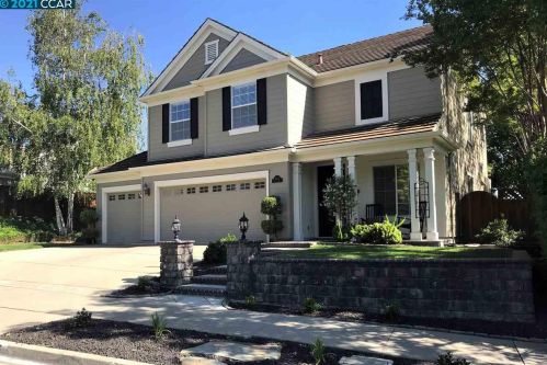 4005 Emerson Dr, Livermore, CA 94551-4807