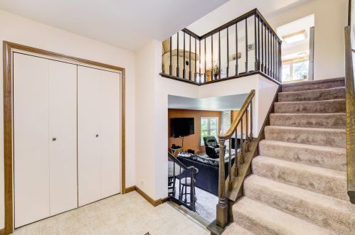 501 Blackhawk Ln, Lemont, IL 60440-1770