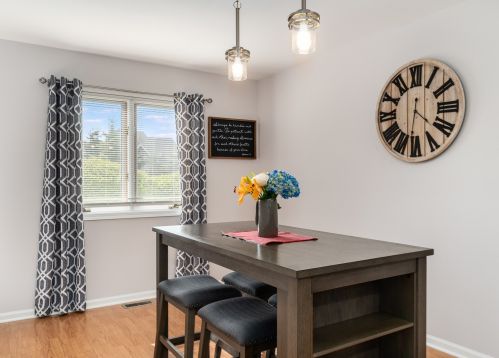 820 Elizabeth Ln, Pingree Grove IL  60140-7715 exterior