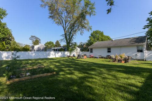 121 Apple St, Tinton Falls, NJ 07724-2638