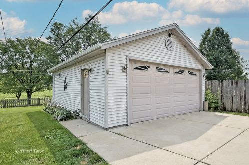 3304 Owl Dr, Rolling Meadows, IL 60008-2415