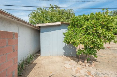 526 Buttonwood St, Anaheim CA  92805-2225 exterior