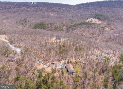 487 Vixen Ln, Gerrardstown WV  25420-4459 exterior