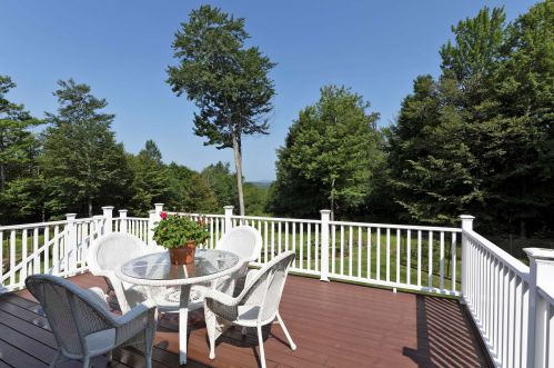 105 Westside Dr, New London, NH 03257-5472