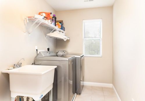 963 Burgess Ct, Cincinnati OH 45245-7022 exterior