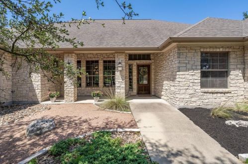 201 Roble Roja Dr, Georgetown, TX 78633-5627