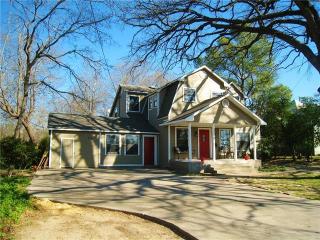 814 5th St, Bonham, TX 75418-4013