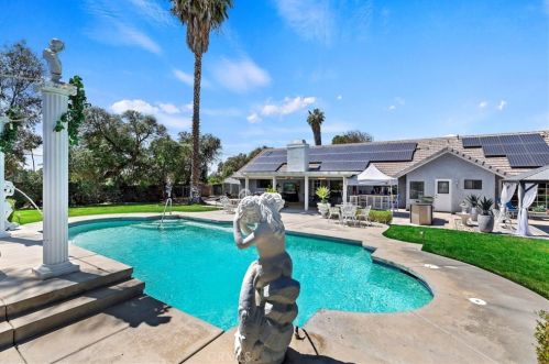 1678 Southport Dr, Riverside CA  92506-5449 exterior