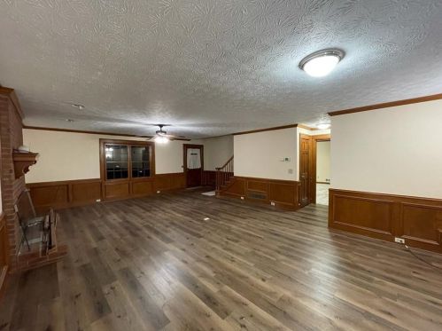 6040 Shadburn Ferry Rd, Buford, GA 30518-1346