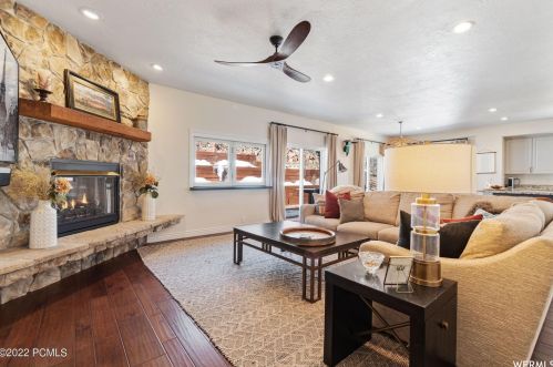 7994 Springshire Dr, Park City UT 84098-5396 exterior