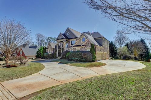4540 Sunlight Ct, Lilburn, GA 30047-4585