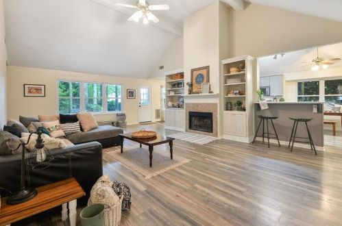 21 Misty Wood Ct, Marietta, GA 30064-1650