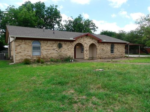 6632 Summertime Ln, Fort Worth TX  76148-2921 exterior