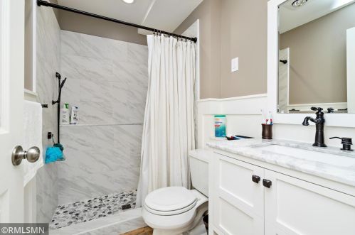 3865 Cinnabar Dr, Saint Paul MN  55122-1614 exterior