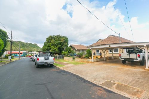 536 12th Ave, Honolulu, HI 96816-2245