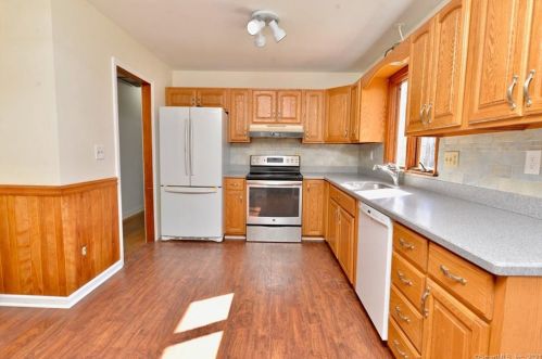 147 Old Newtown Rd, Upper Stepney, CT 06468-1101