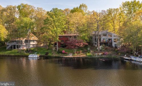 2207 Burgee Ct, Herndon, VA 20191-4705