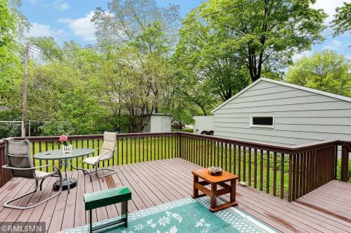 385 3rd Ave, Saint Paul MN  55112-7844 exterior