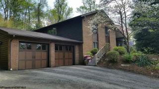 606 Poplar Woods Dr, Morgantown, WV 26505-1109