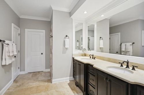 2574 Ashford Rd, Atlanta GA  30319-3204 exterior