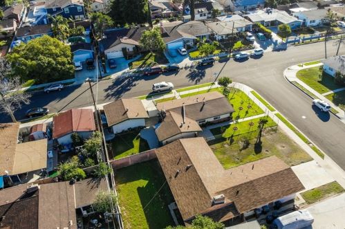 1325 Sandalwood Ave, Anaheim CA  92805-1642 exterior