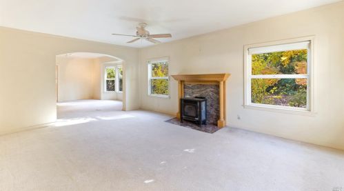 729 Dora St, Ukiah CA  95482-6341 exterior