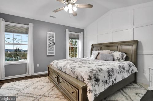 77 Overlook Dr, Hanover PA 17331-9136 exterior