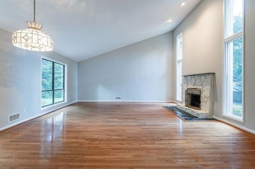 2833 Stacy Ct, Marietta, GA 30062-6651