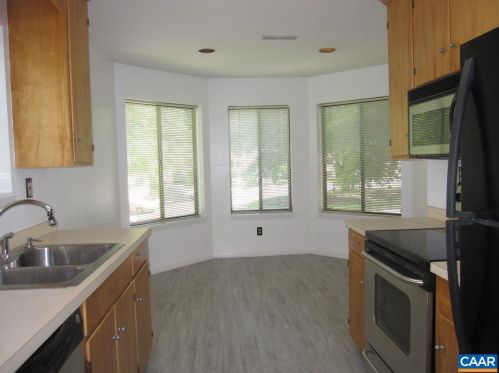 1201 Chatham Rdg, Charlottesville VA  22901-3187 exterior