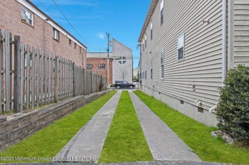 1317 Washington Ave, Tinton Falls NJ 07701-5760 exterior