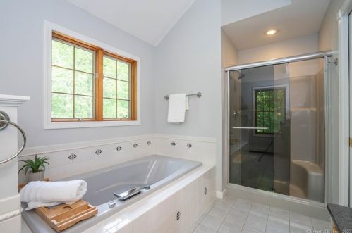 53 Scarboro Rd, Hebron CT  06248-1339 exterior