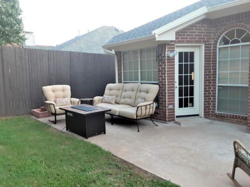 8512 Steeple Ridge Dr, Fort Worth TX  76182-8323 exterior