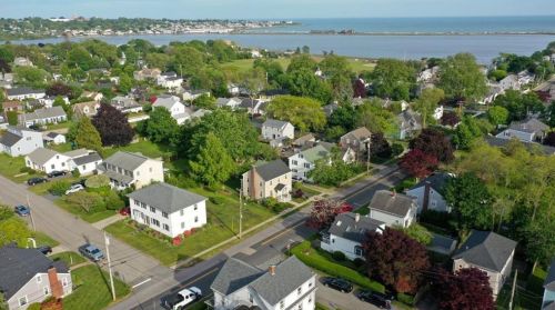 47 Eustis Ave, Middletown, RI 02840-2340