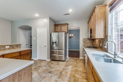 1441 Golf Club Dr, Argyle TX  76226-7382 exterior