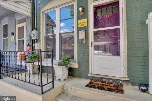 140 Pitt St, Carlisle, PA 17013-2330