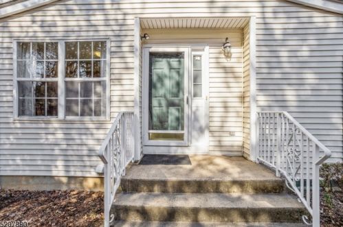 22 Grant Way, Princeton NJ  08540-1600 exterior