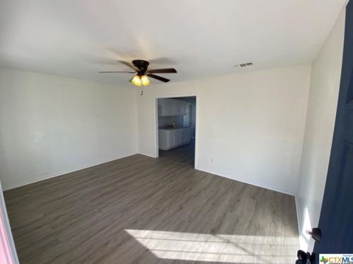 2402 Trinity St, Victoria, TX 77901-5768