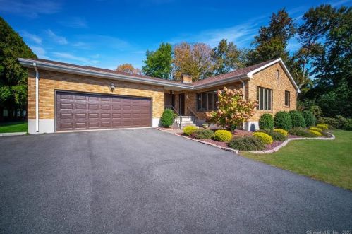 526 Randolph Rd, Middletown, CT 06457-5608
