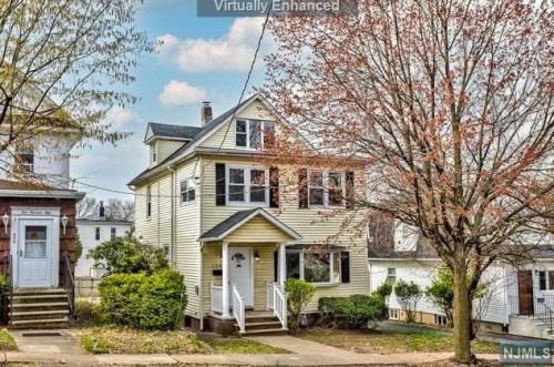 554 Hillcrest St, Teaneck, NJ 07666-1628