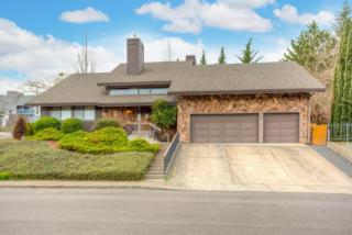 1066 Tamara Cir, Medford, OR 97504-8533