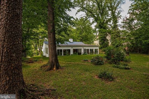 7415 Hastings St, Springfield VA  22150-4108 exterior