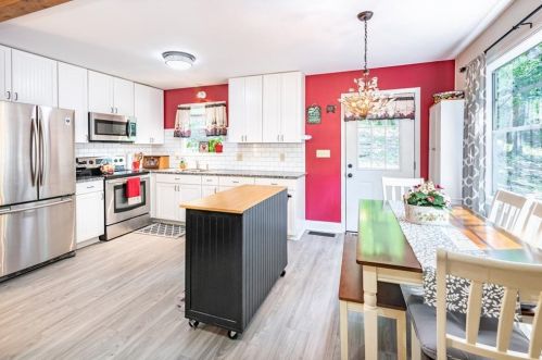 550 Fairway Dr, Big Canoe GA  30143-7946 exterior